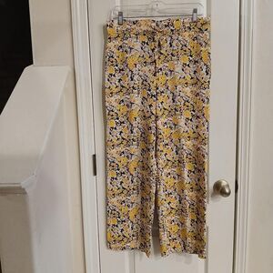 Urban Outfitters UO Carmen yellow & black floral pattern Pull-On wide leg Pants
